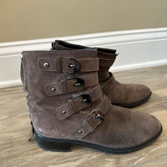 NEW Stuart Weitzman Brown Suede Boot Size 5 - Picture 2 of 9